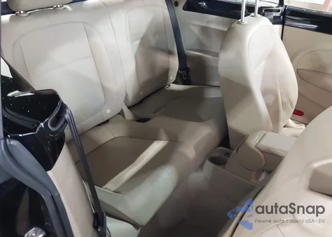 2013 Volkswagen Beetle 2.5L z USA, uszkodzony, nr VIN 3VW5X7AT9DM831483